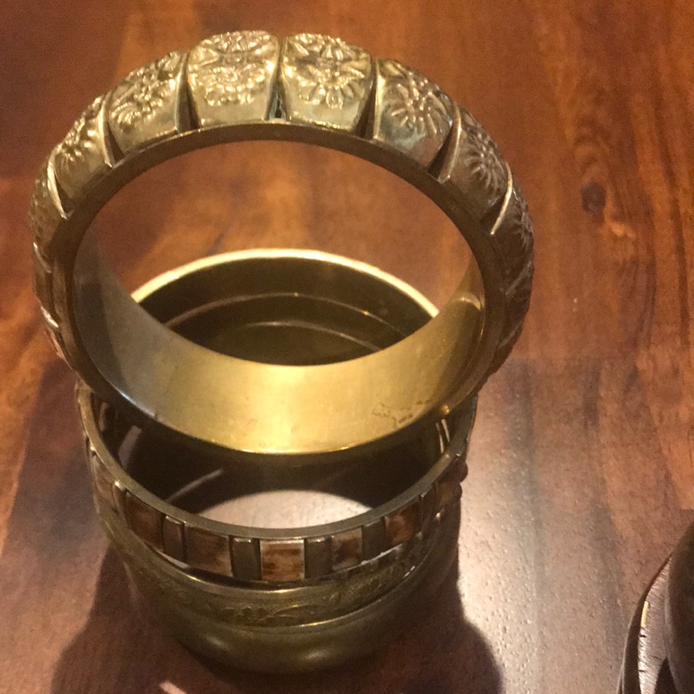 Bundle of 12 bangles - Picture 4 of 5